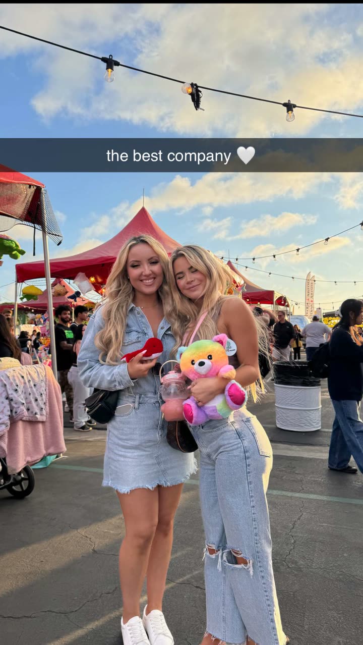 emilyelizabbeth snapchat image archive image