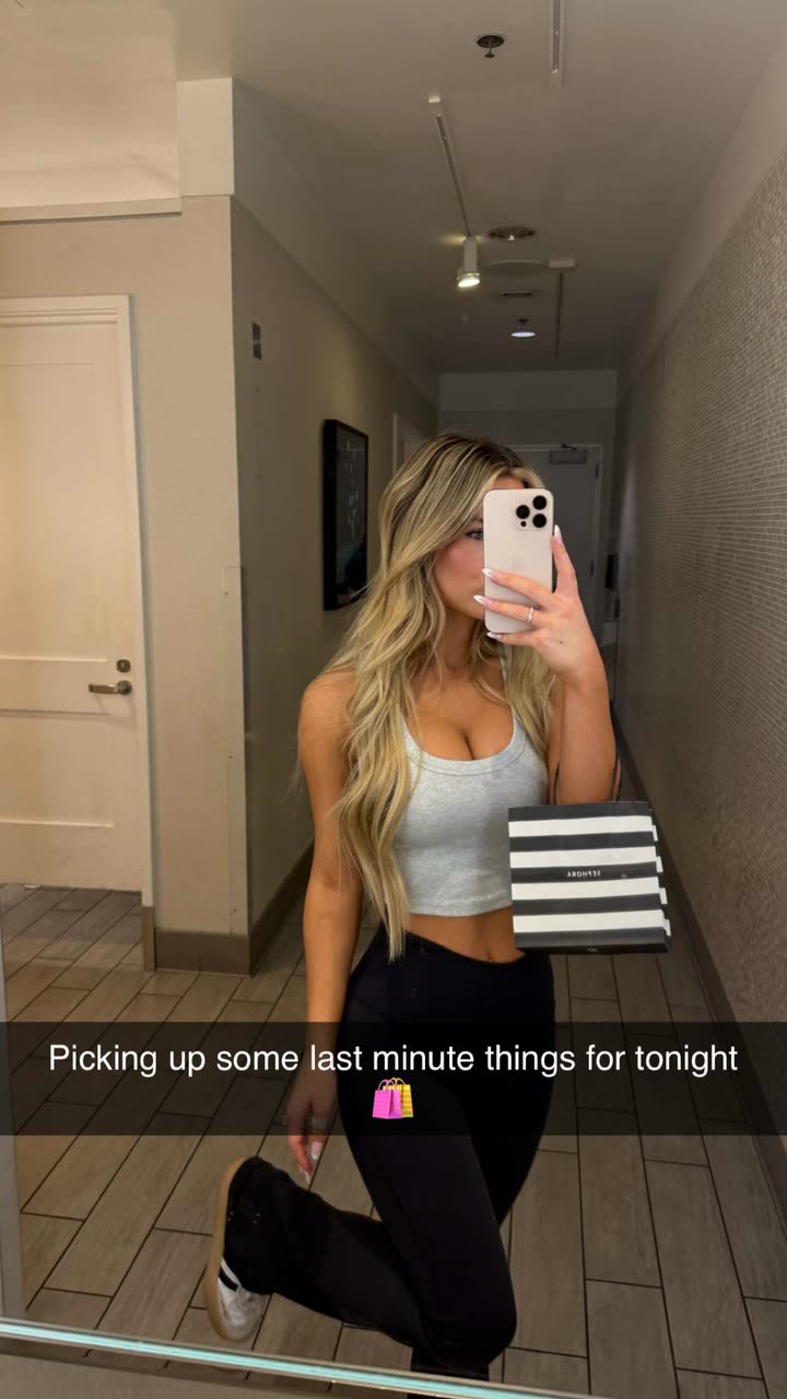 emilyelizabbeth snapchat image archive image