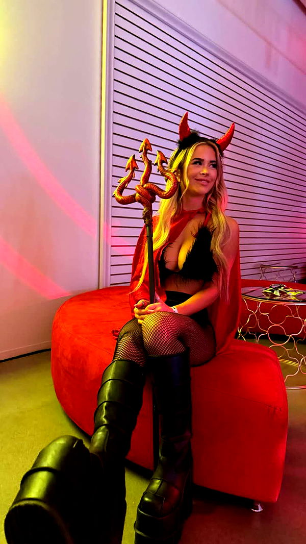 emilyelizabbeth image ~ Altpins