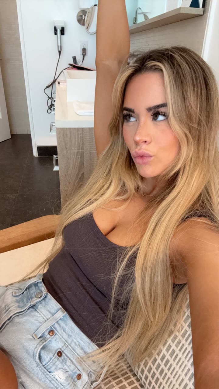 emilyelizabbeth snapchat image archive image