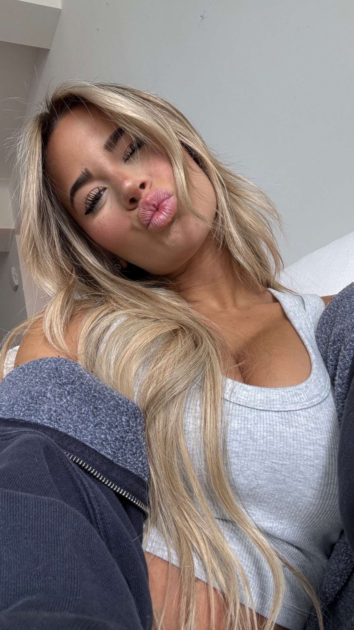 emilyelizabbeth snapchat image archive image