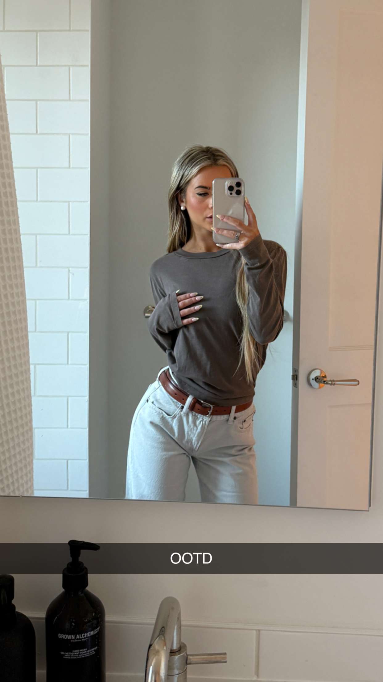 emilyelizabbeth snapchat image archive image