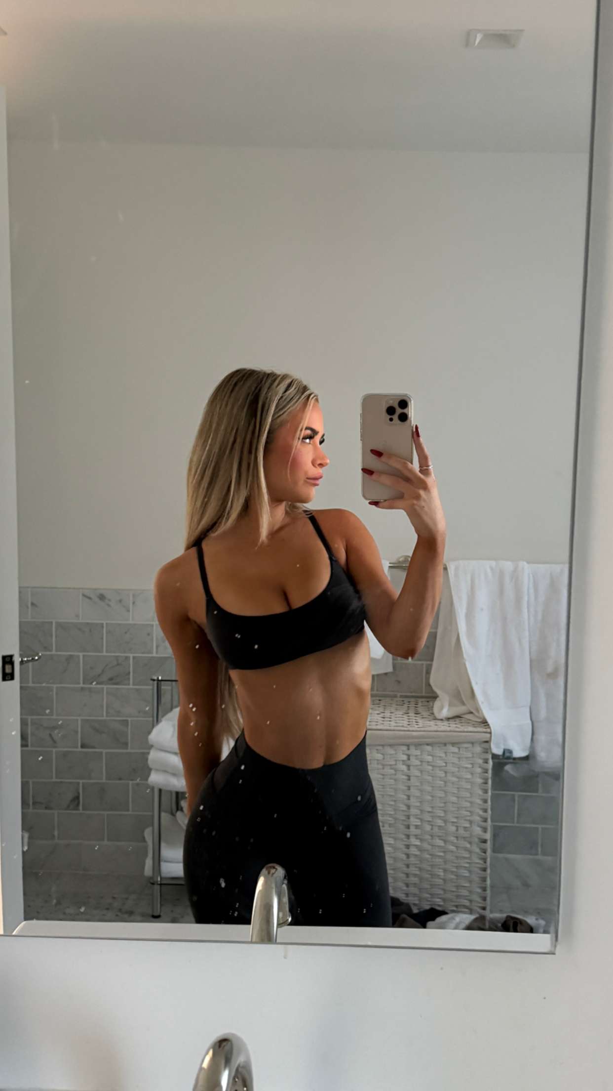 emilyelizabbeth snapchat image archive image