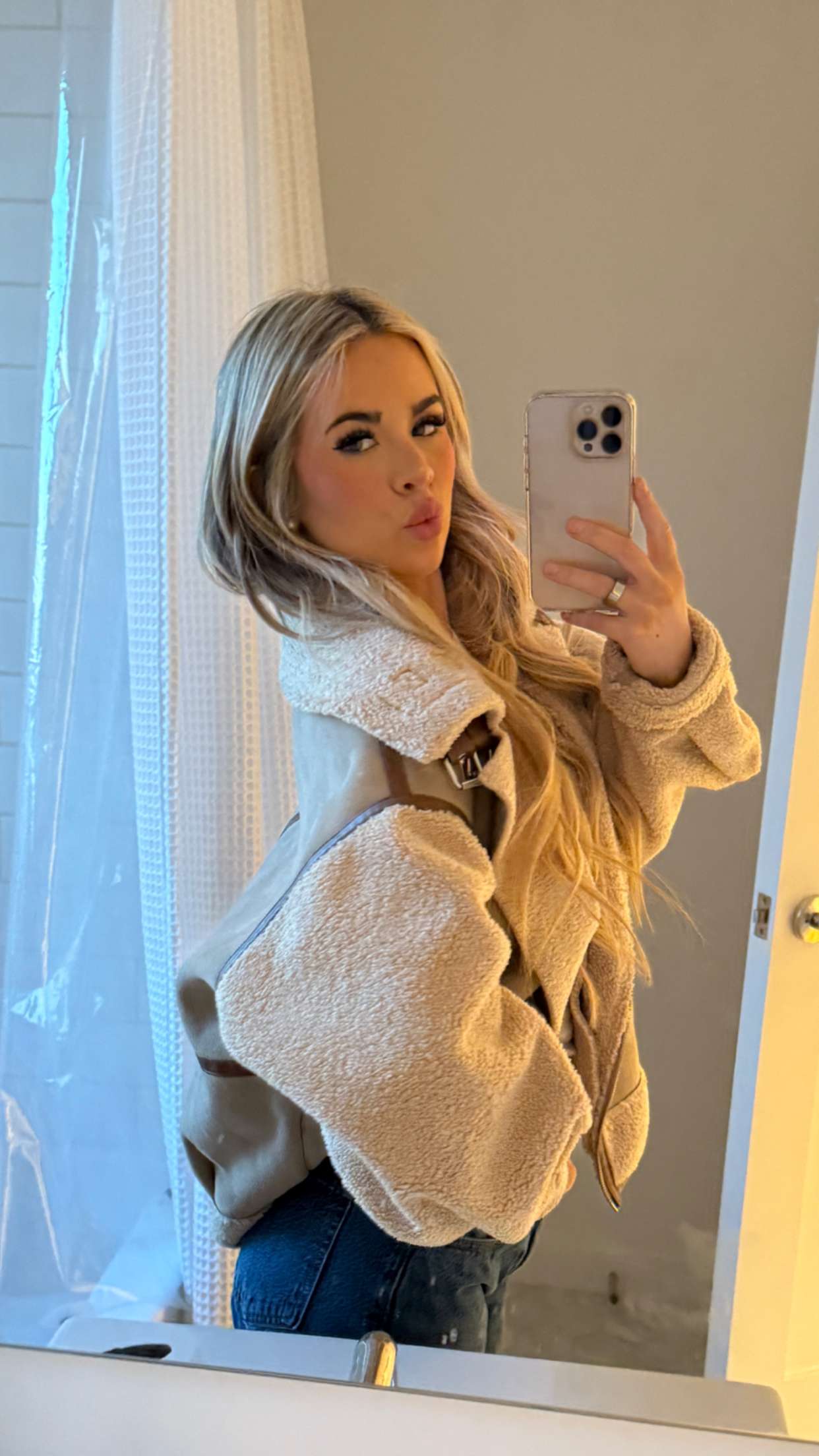 emilyelizabbeth snapchat image archive image