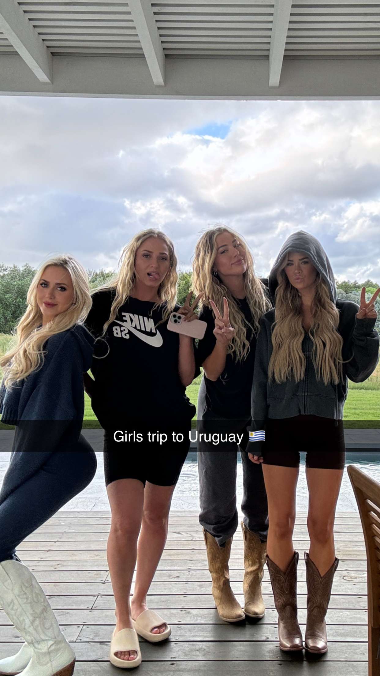 emilyelizabbeth snapchat image archive image