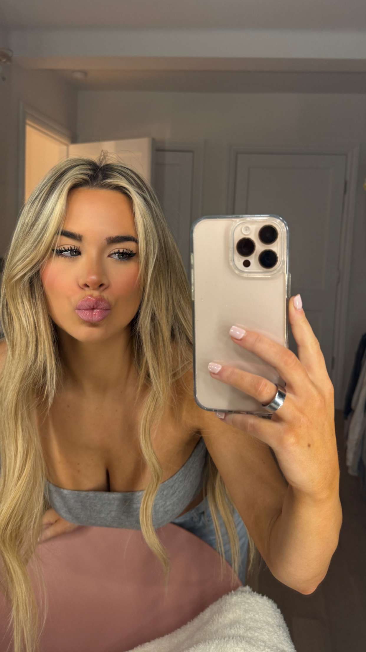 emilyelizabbeth snapchat image archive image