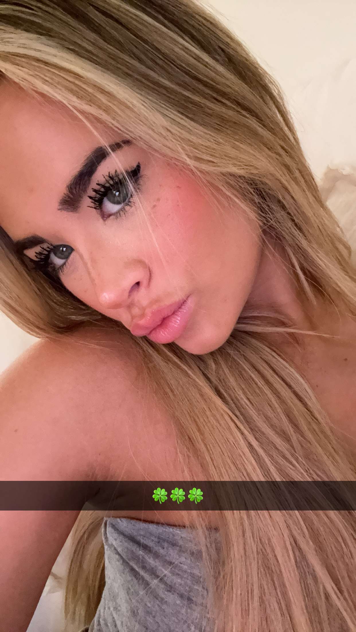 emilyelizabbeth snapchat image archive image