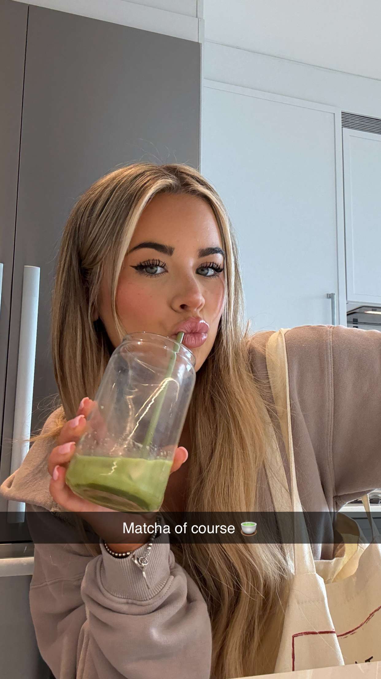 emilyelizabbeth snapchat image archive image