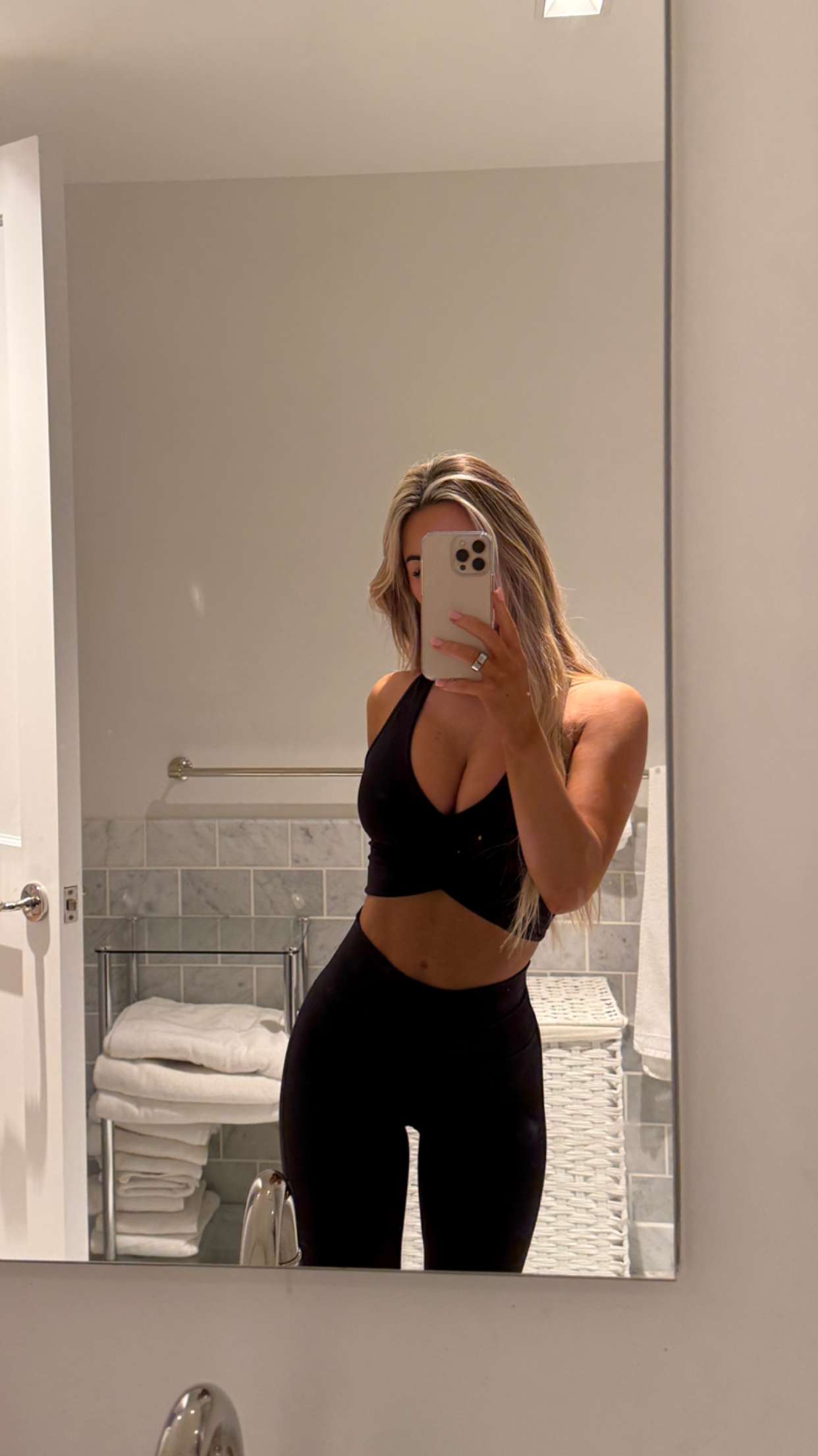 emilyelizabbeth snapchat image archive image