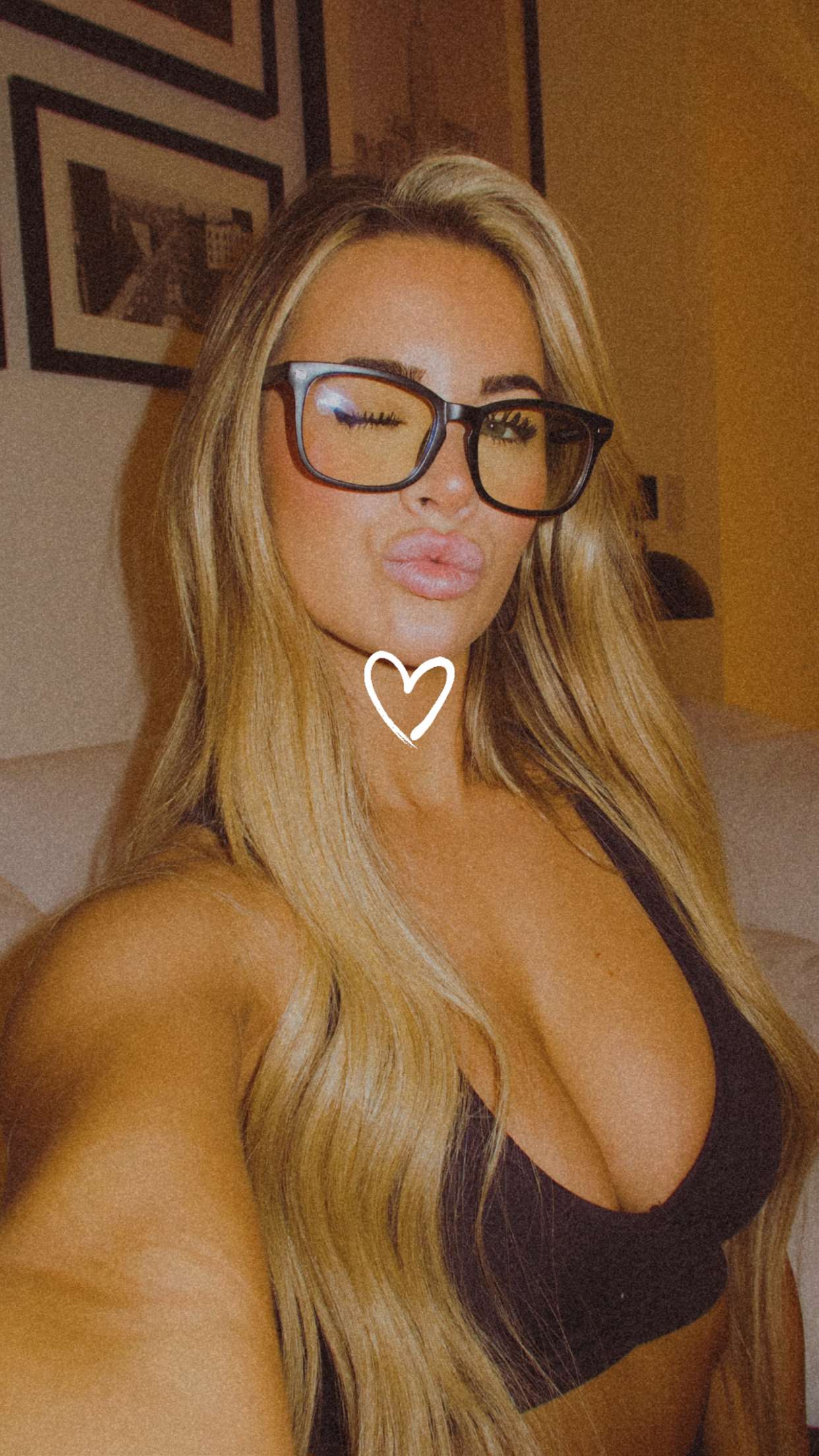 emilyelizabbeth snapchat image archive image