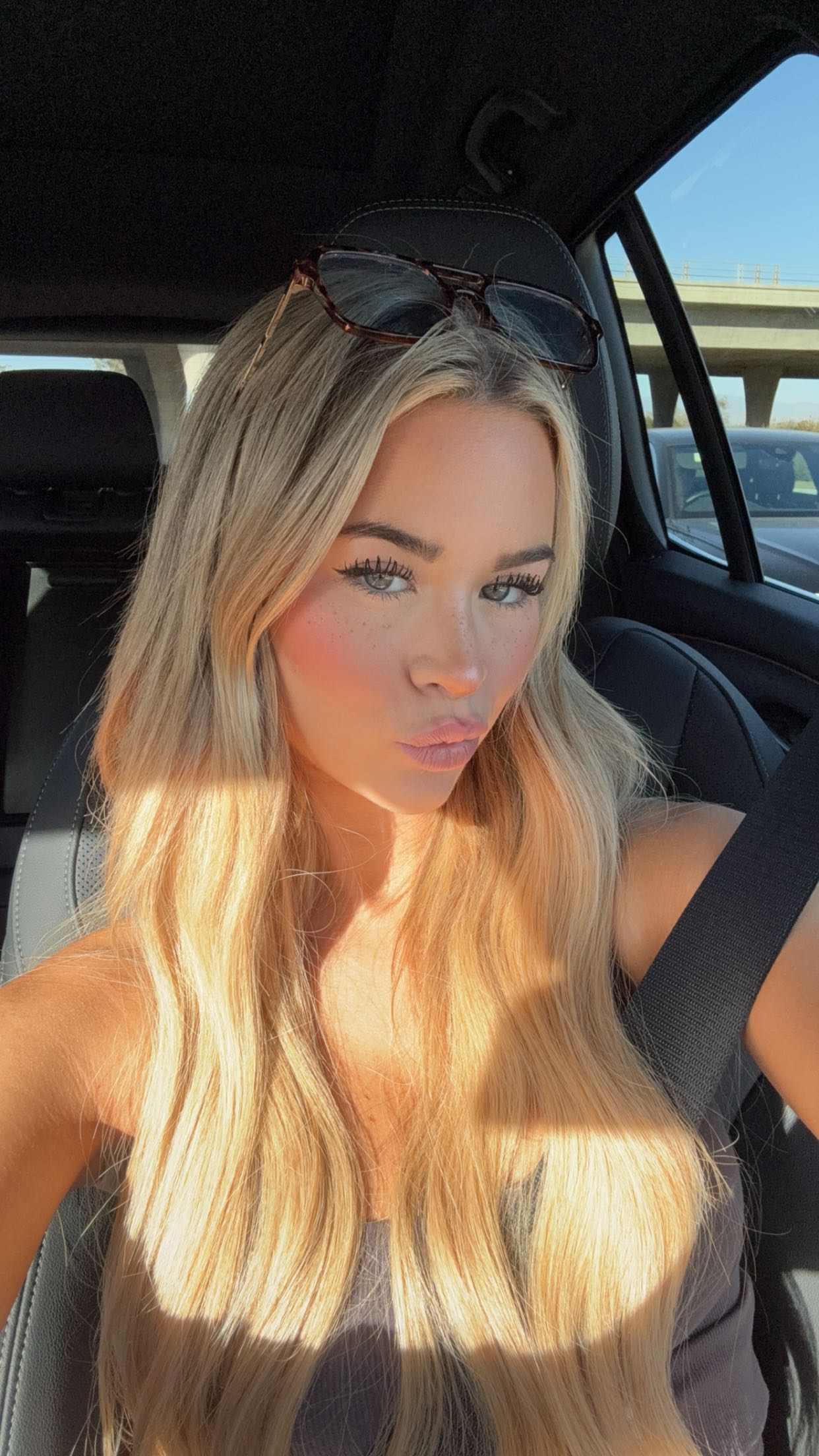 emilyelizabbeth snapchat image archive image