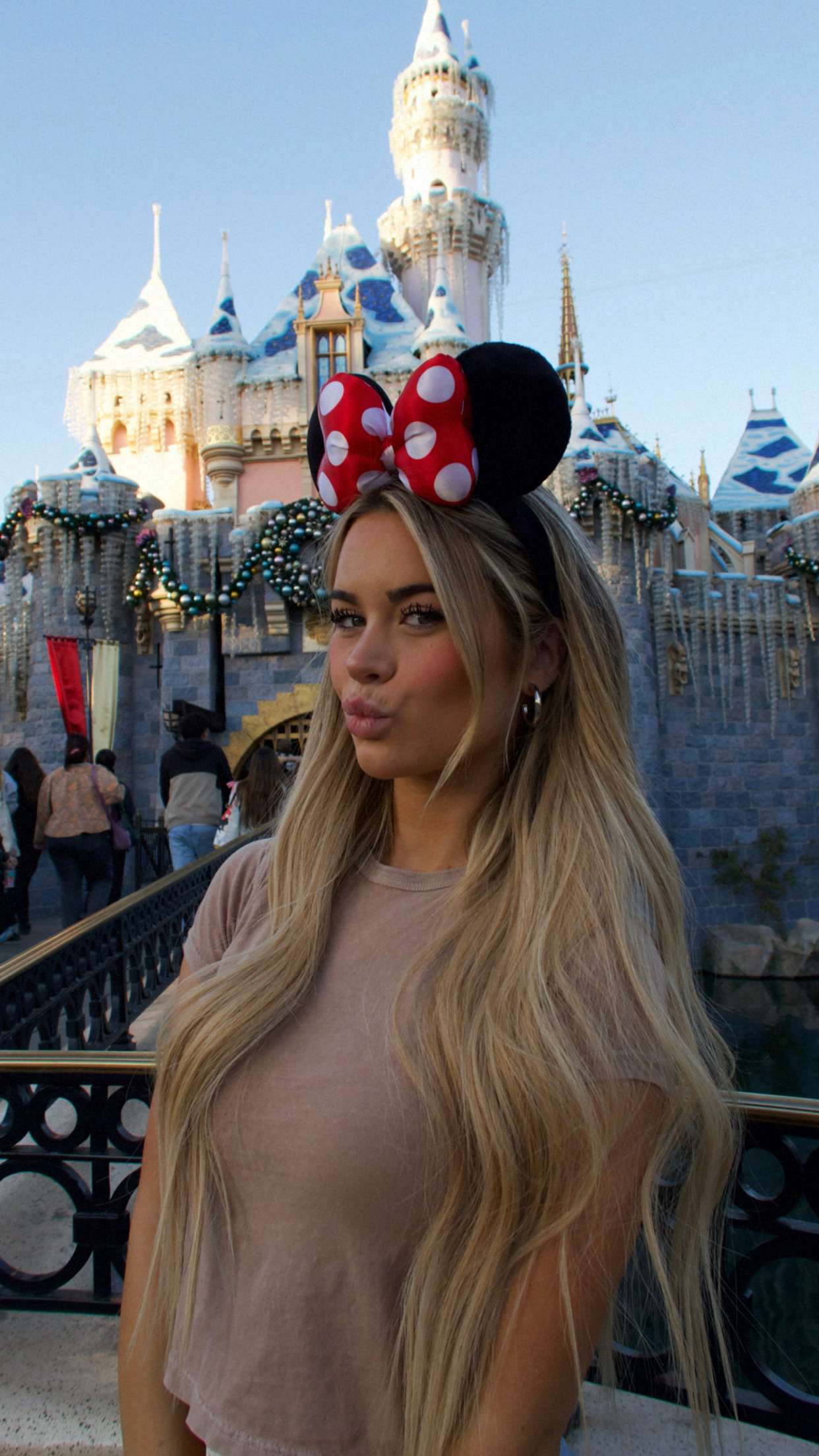 emilyelizabbeth snapchat image archive image