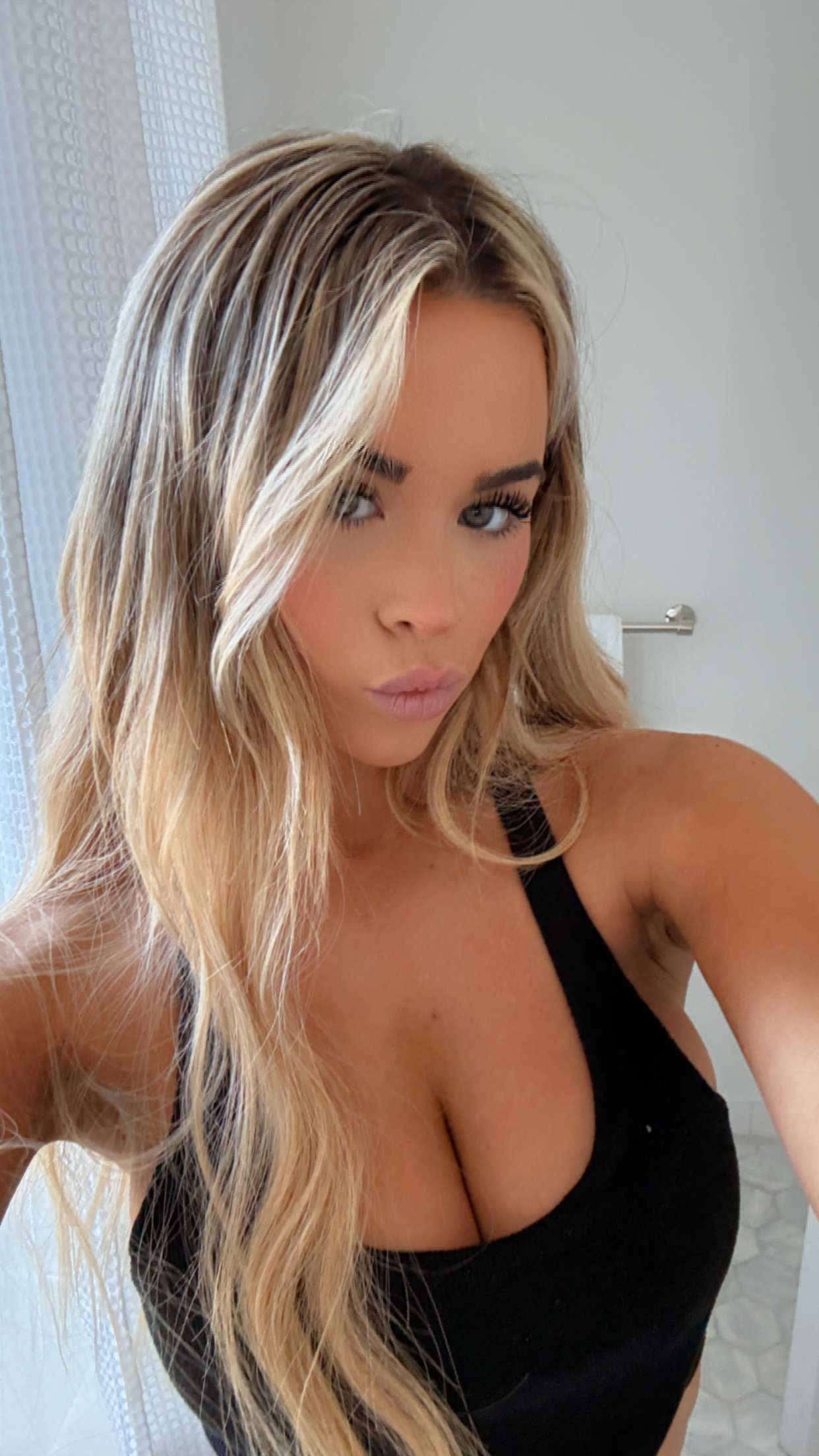 emilyelizabbeth snapchat image archive image