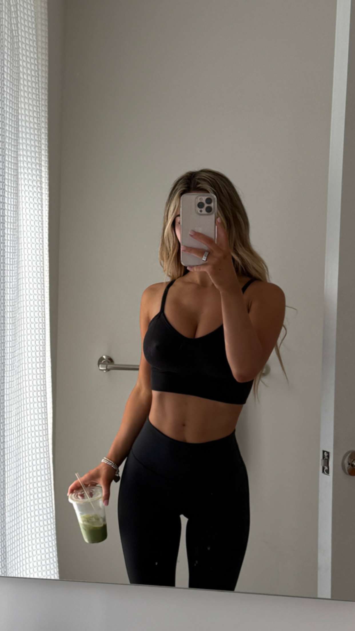 emilyelizabbeth snapchat image archive image