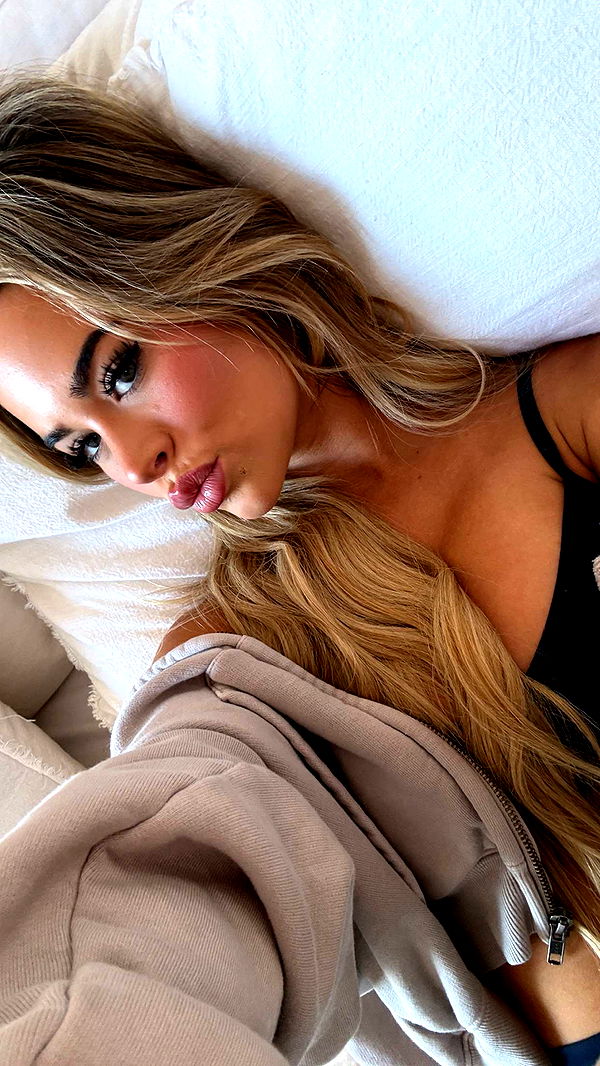 emilyelizabbeth image ~ Altpins