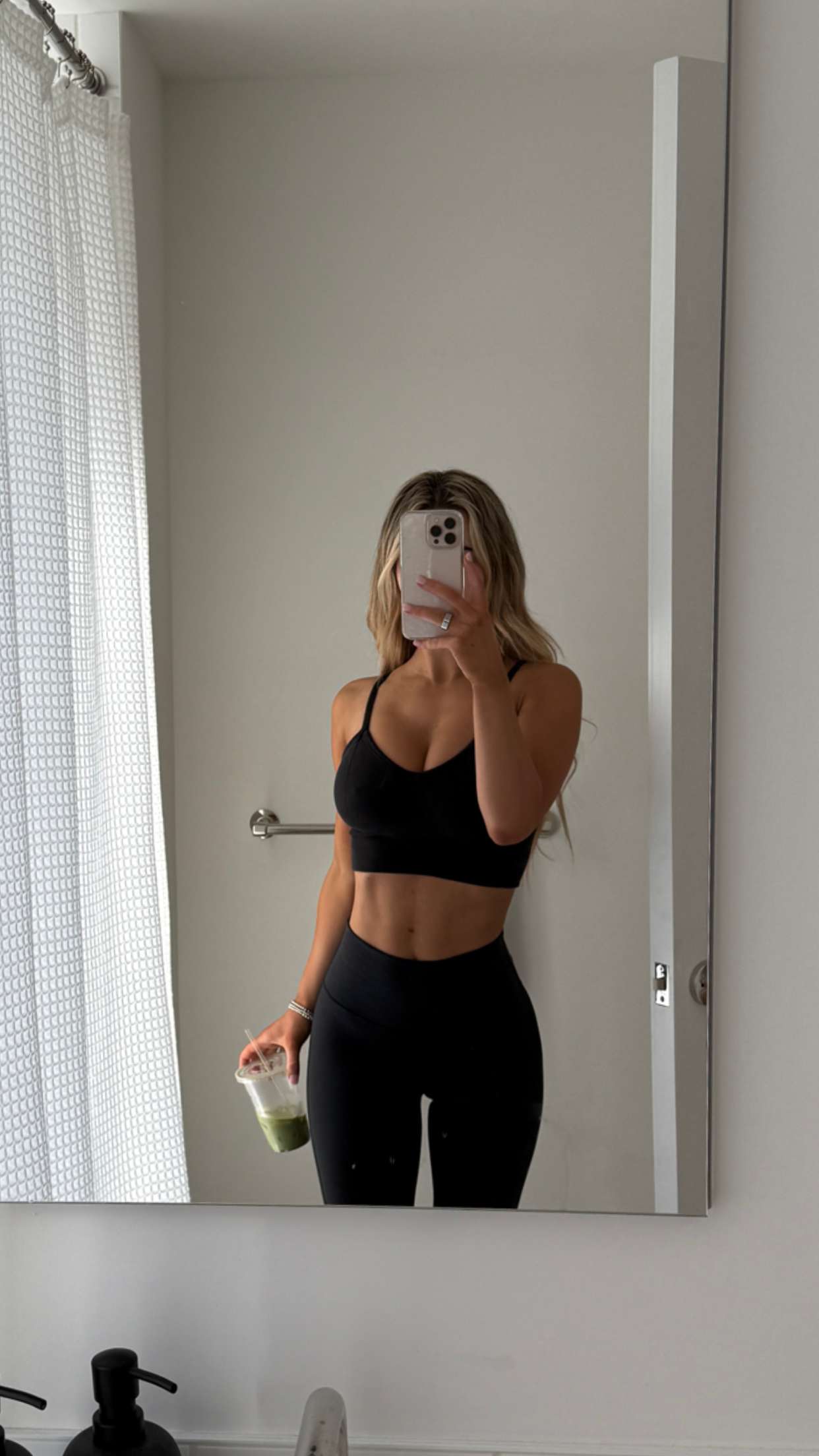 emilyelizabbeth snapchat image archive image