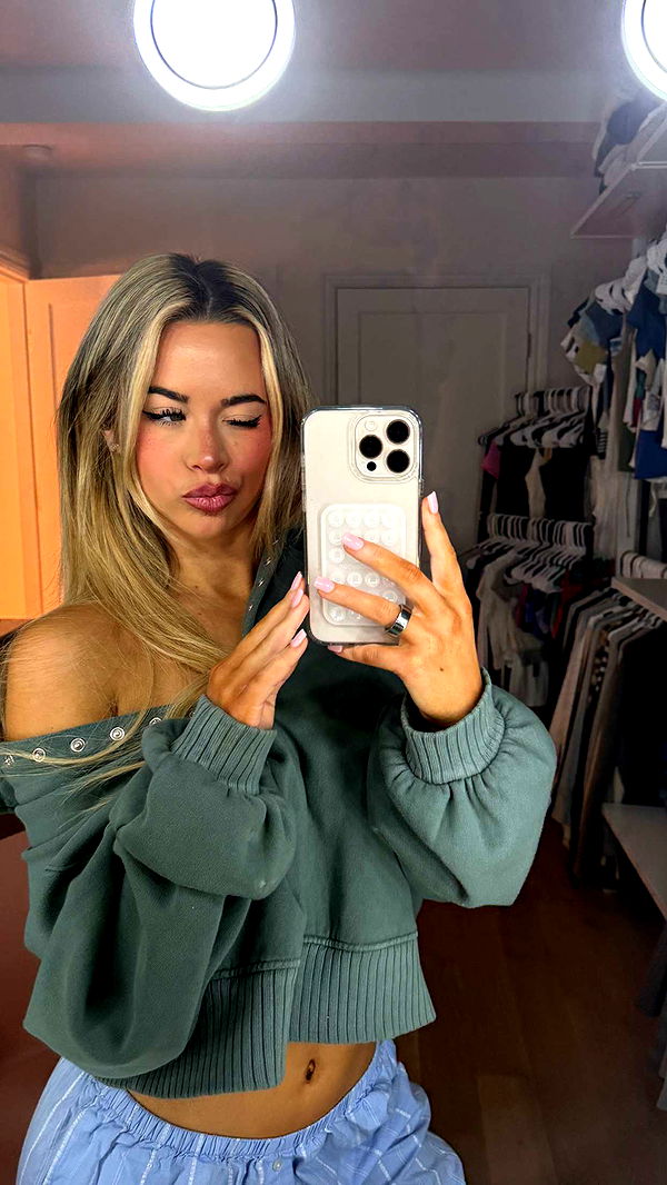 emilyelizabbeth image ~ Altpins