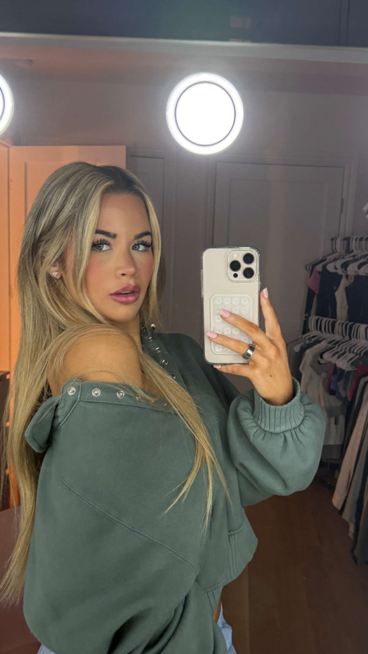 emilyelizabbeth snapchat image archive image