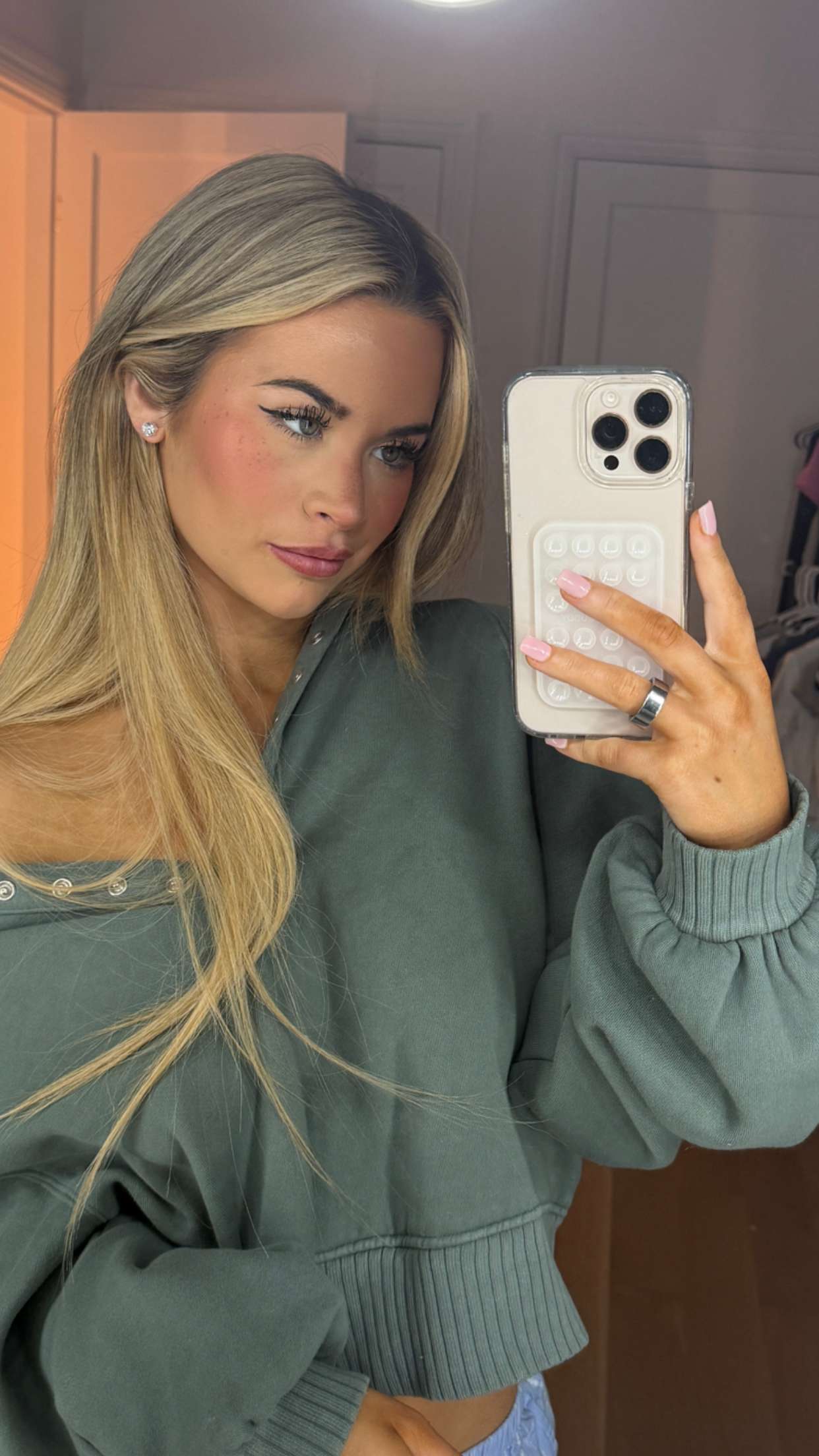 emilyelizabbeth snapchat image archive image