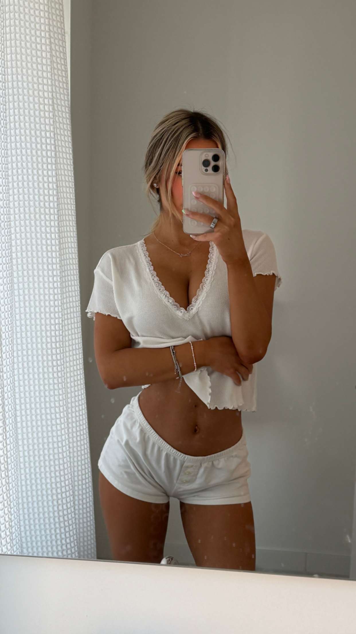 emilyelizabbeth snapchat image archive image