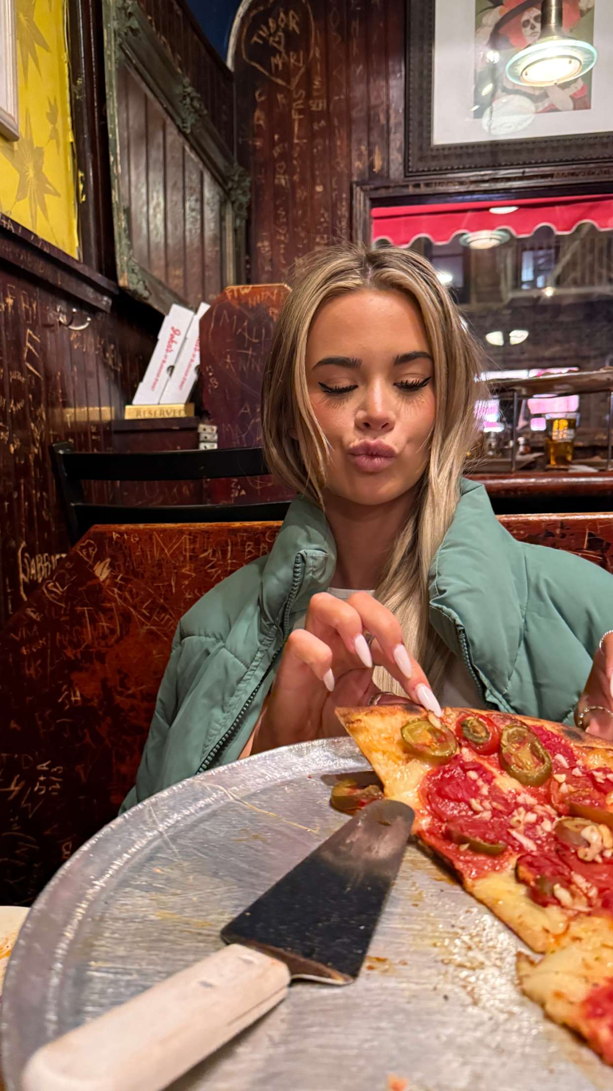 emilyelizabbeth snapchat image archive image