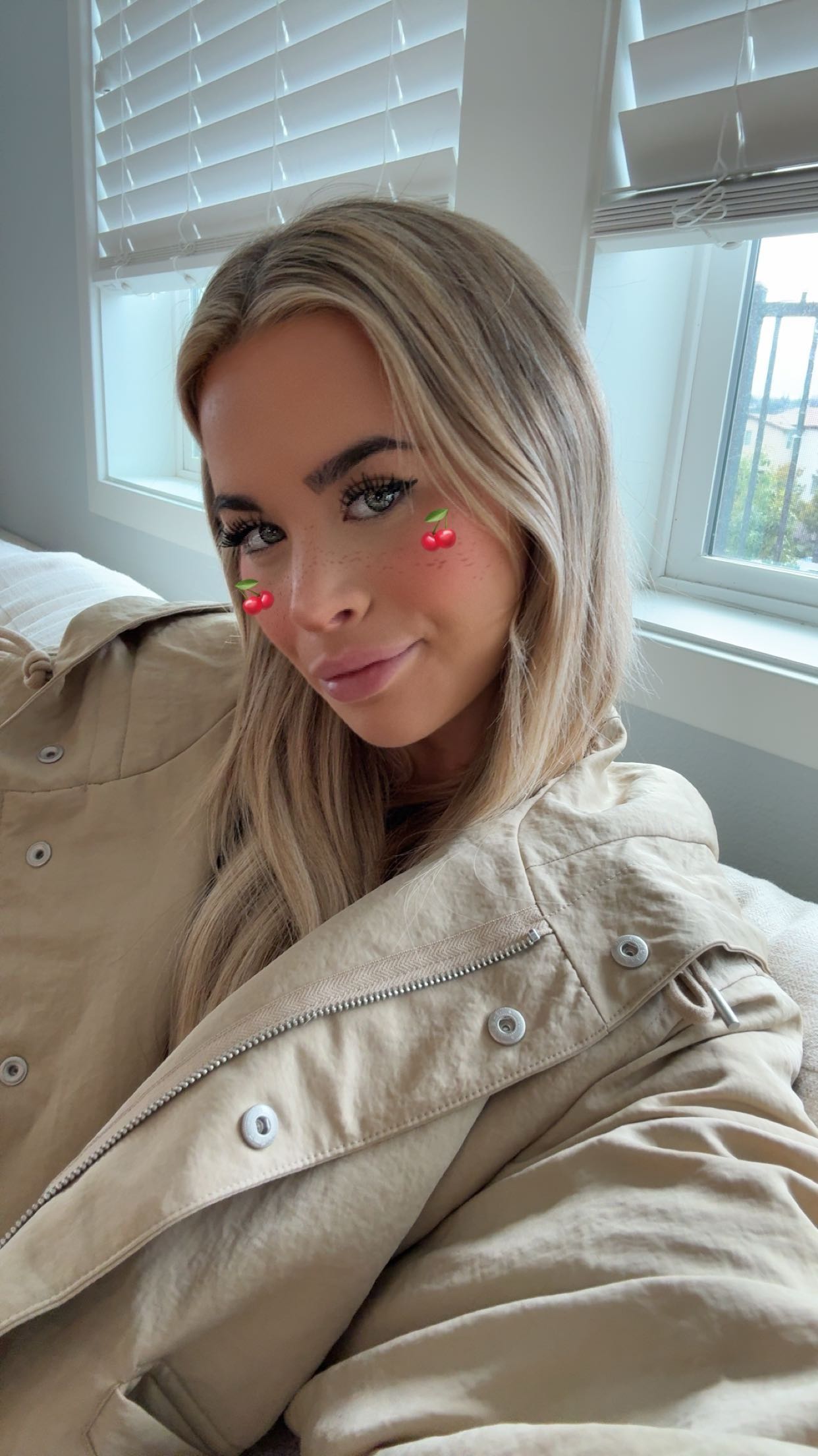 emilyelizabbeth snapchat image archive image