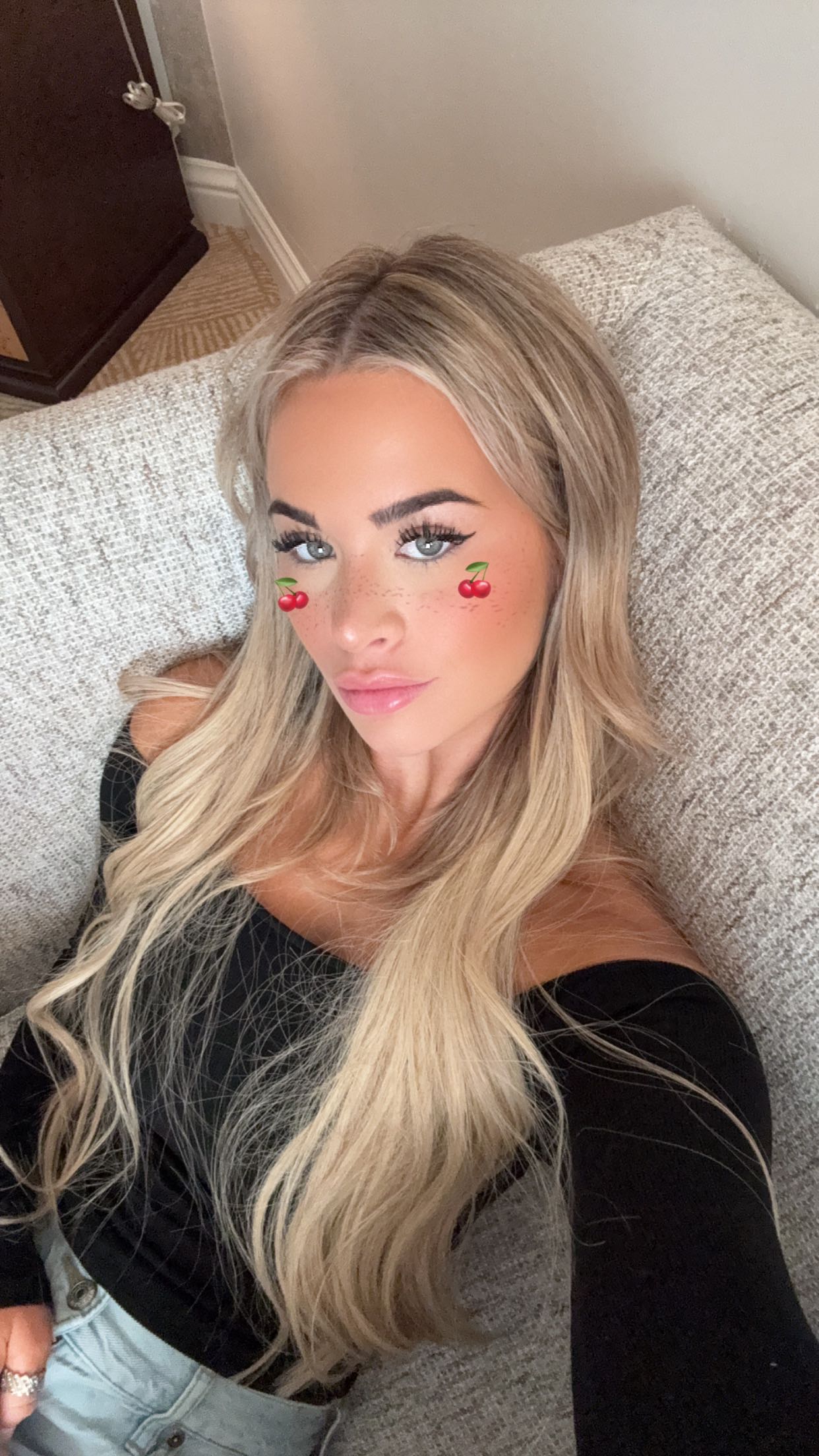 emilyelizabbeth snapchat image archive image