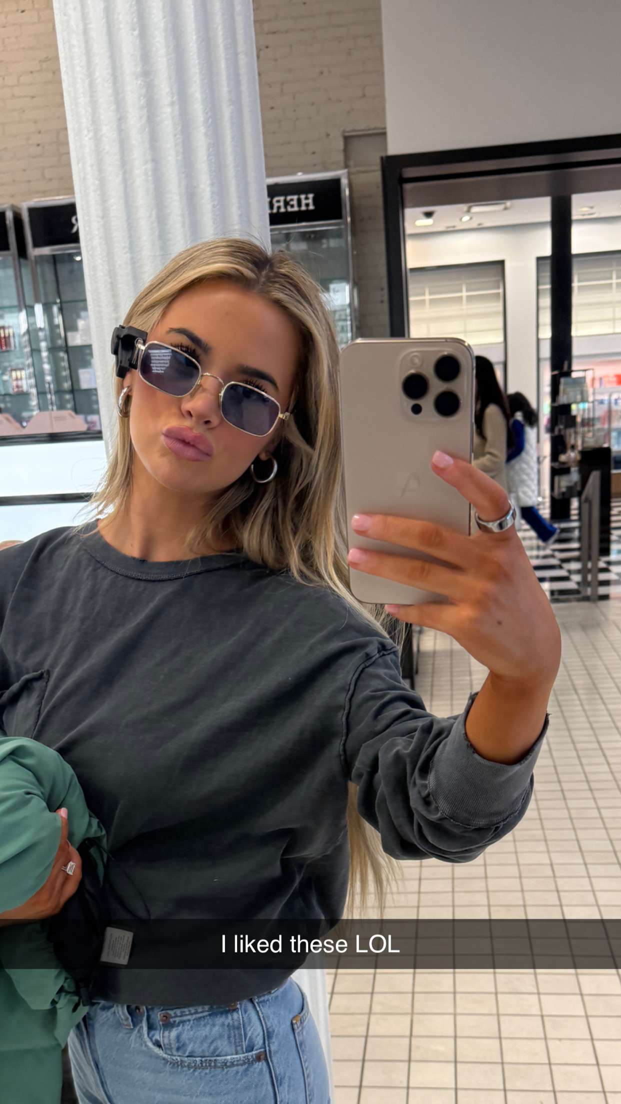 emilyelizabbeth snapchat image archive image