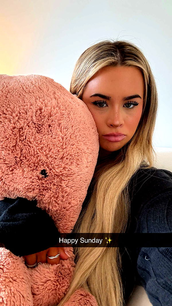 emilyelizabbeth image ~ Altpins