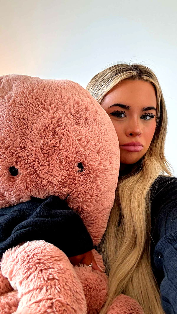 emilyelizabbeth image ~ Altpins