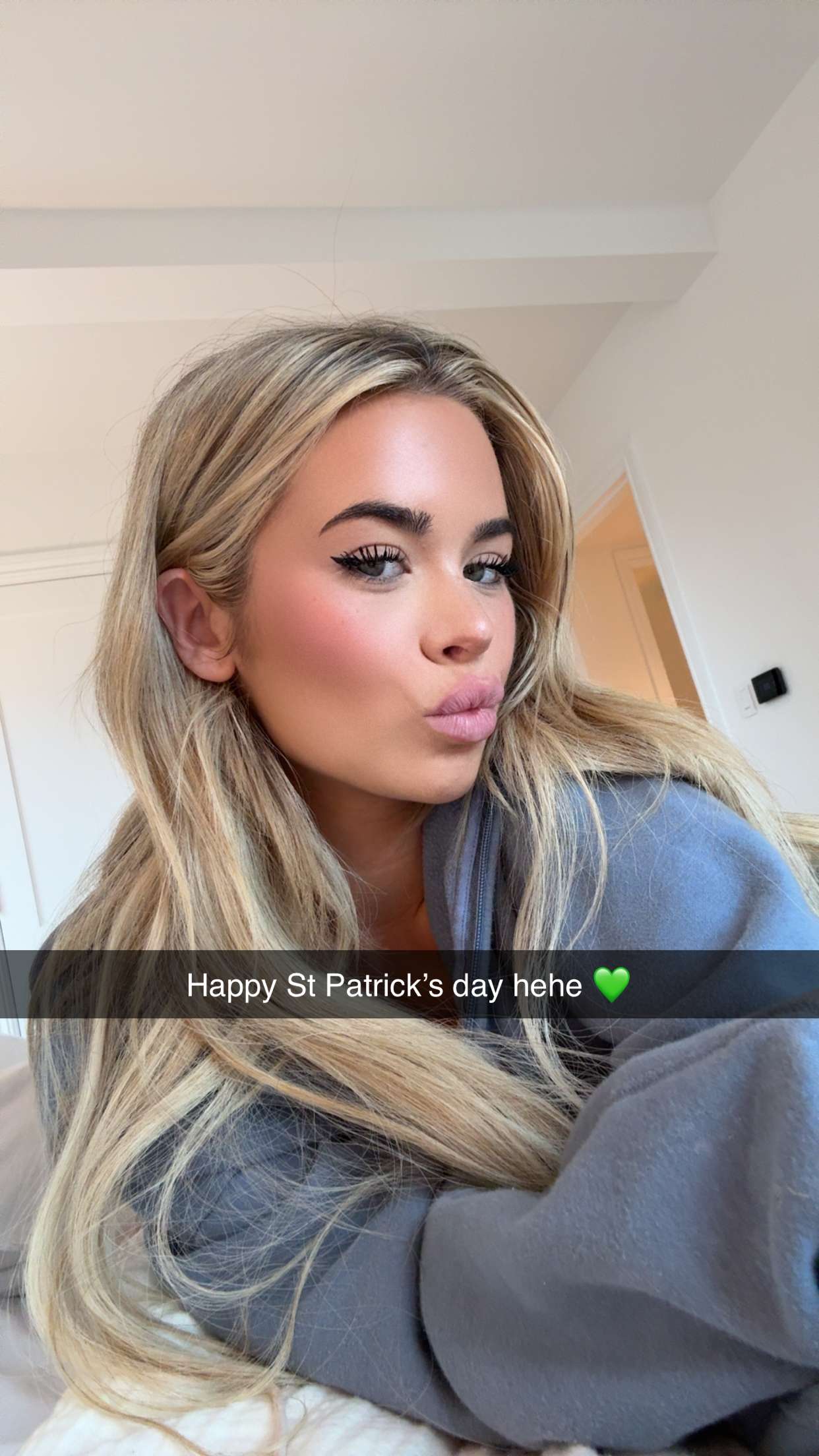 emilyelizabbeth snapchat image archive image