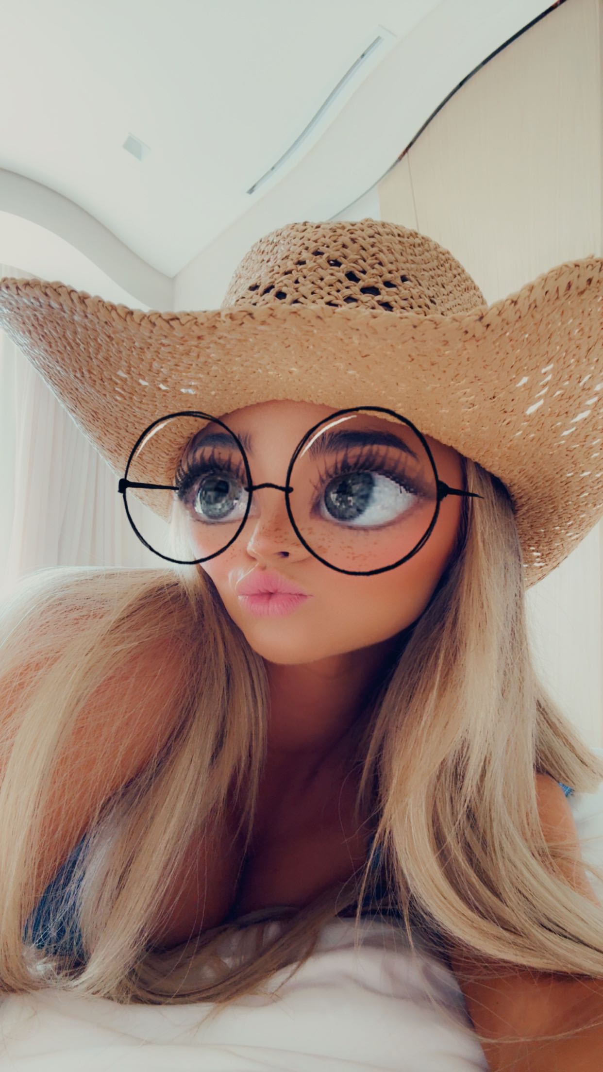 emilyelizabbeth snapchat image archive image