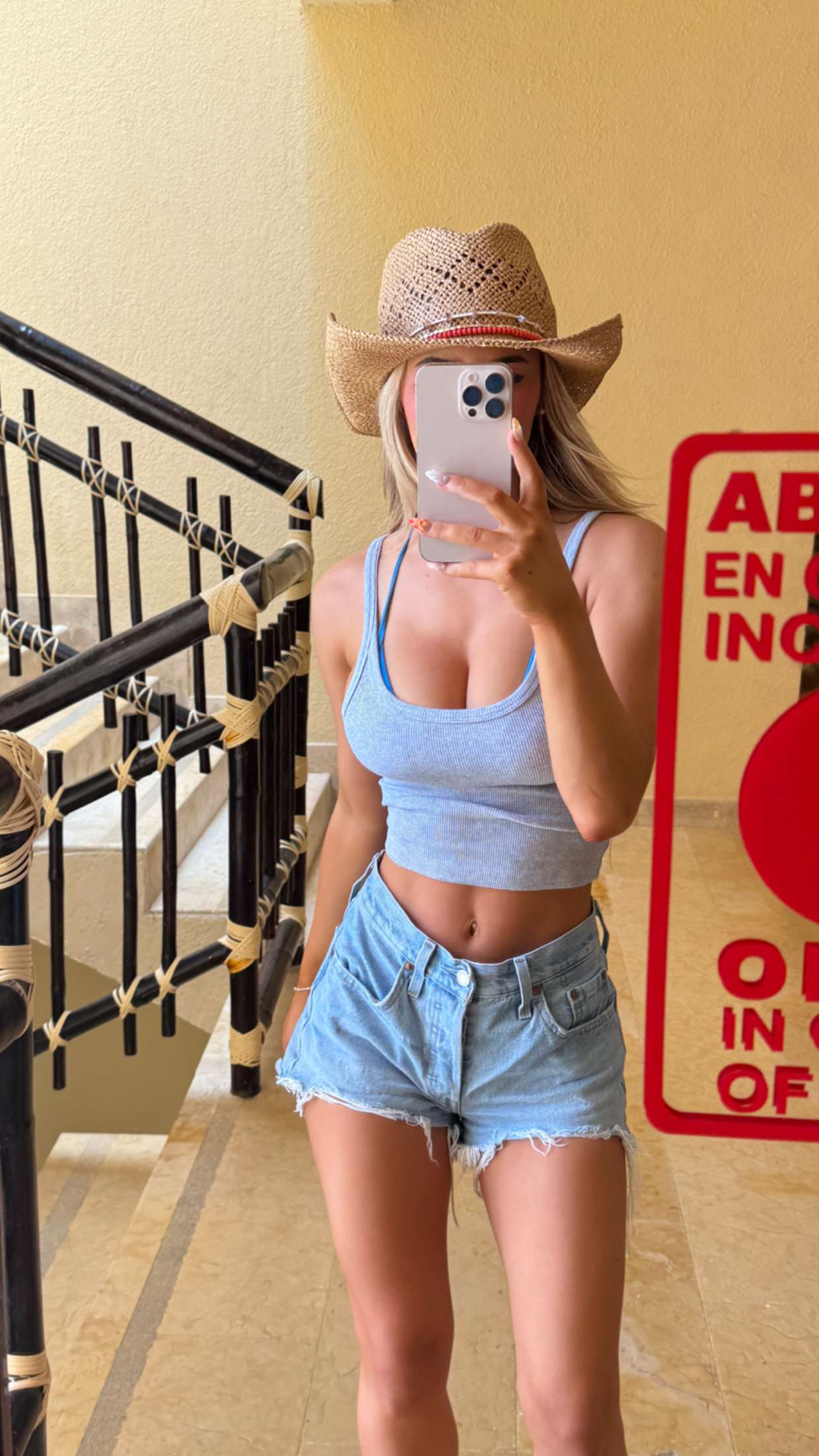 emilyelizabbeth snapchat image archive image