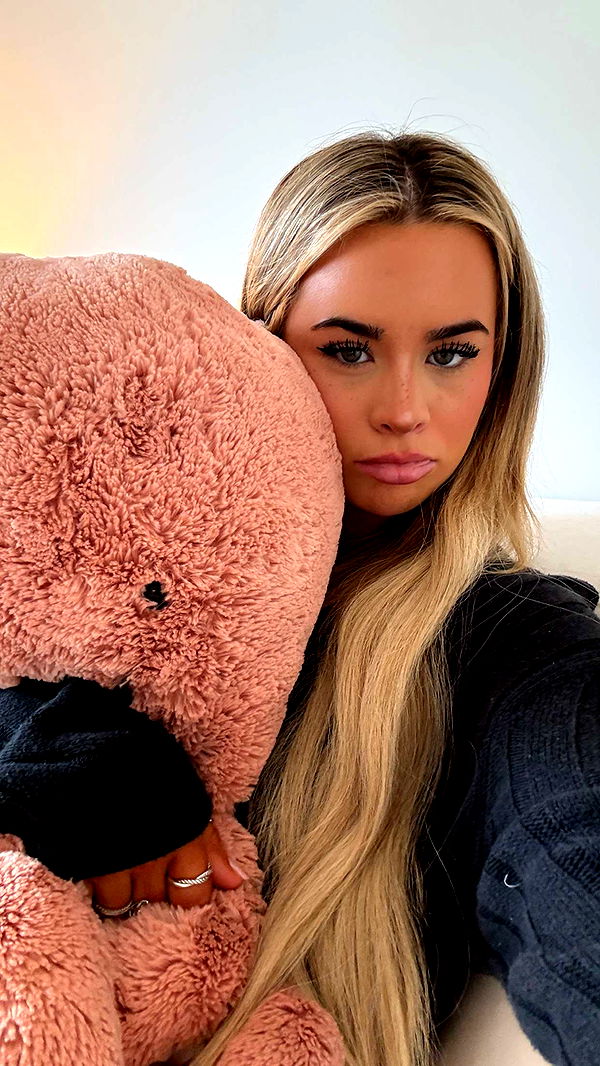 emilyelizabbeth image ~ Altpins