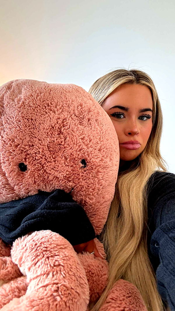 emilyelizabbeth image ~ Altpins