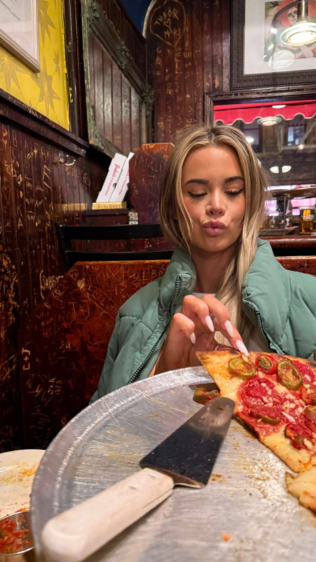 emilyelizabbeth snapchat image archive image