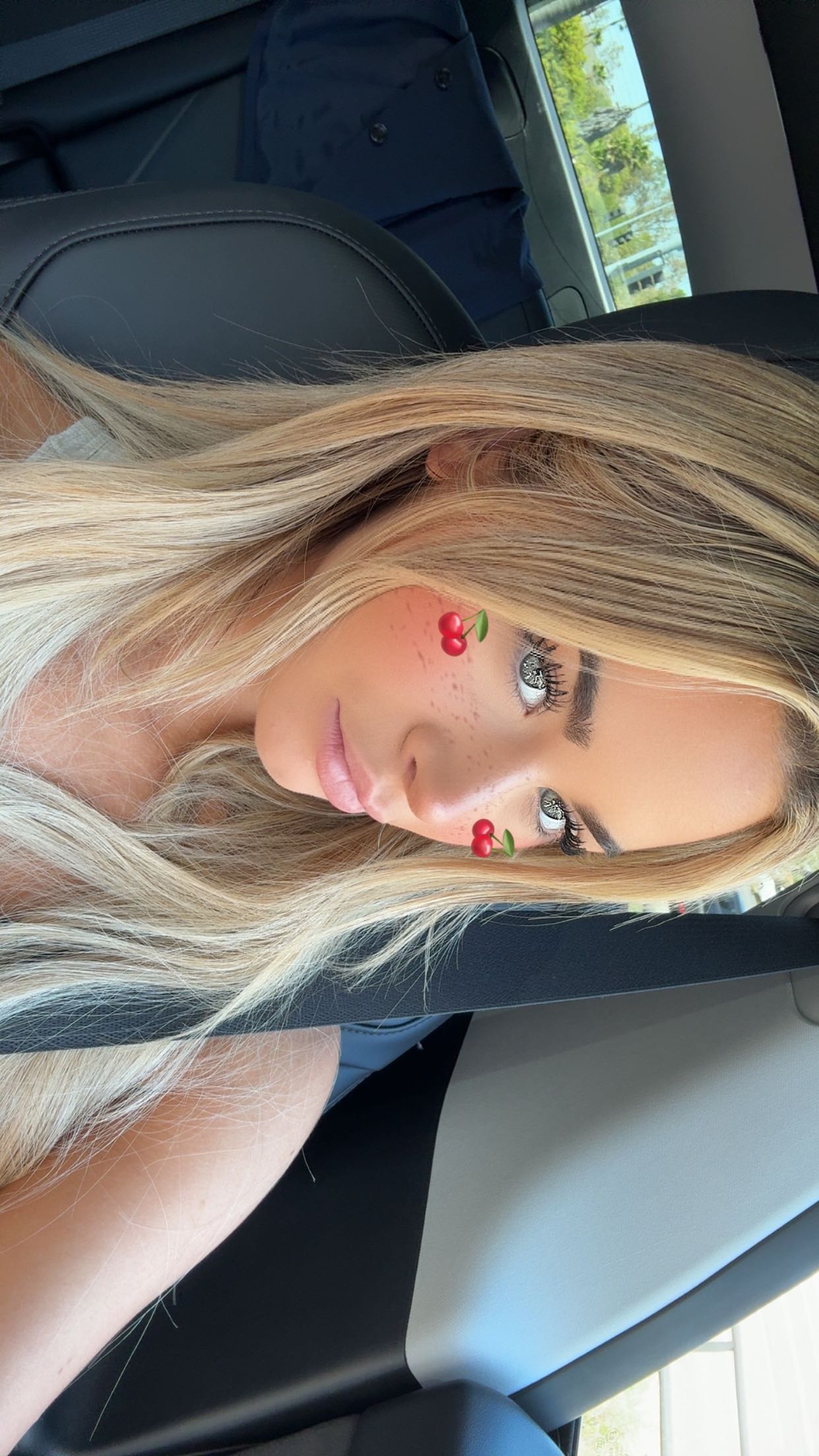 emilyelizabbeth snapchat image archive image