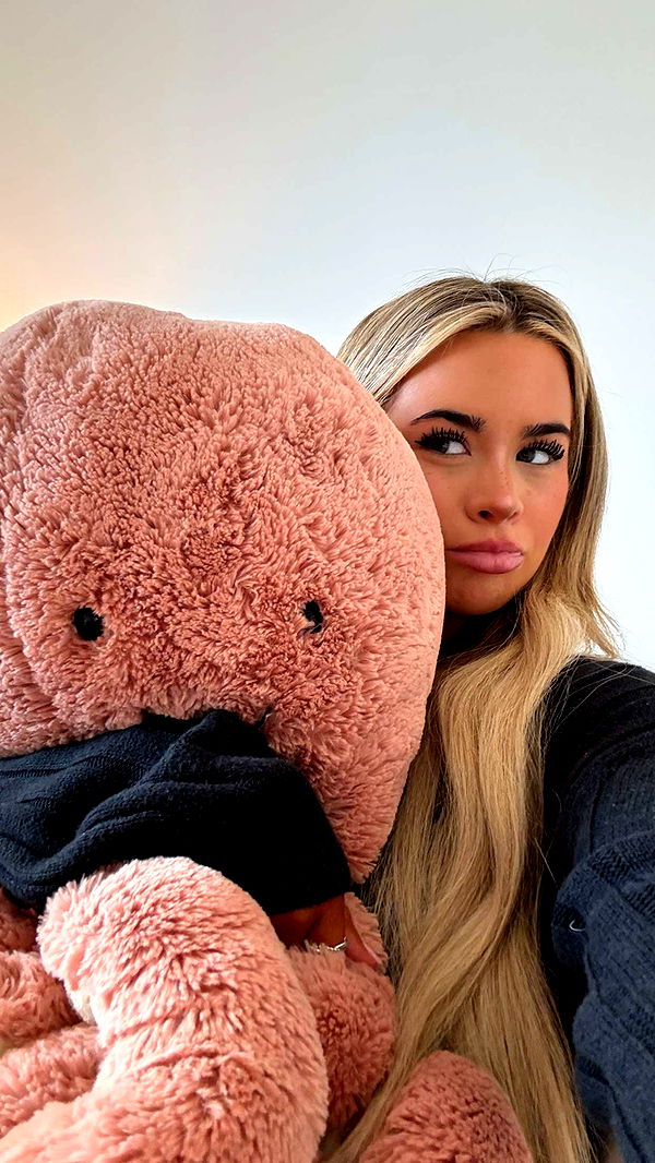 emilyelizabbeth image ~ Altpins