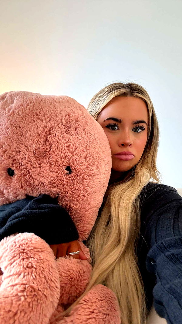 emilyelizabbeth image ~ Altpins