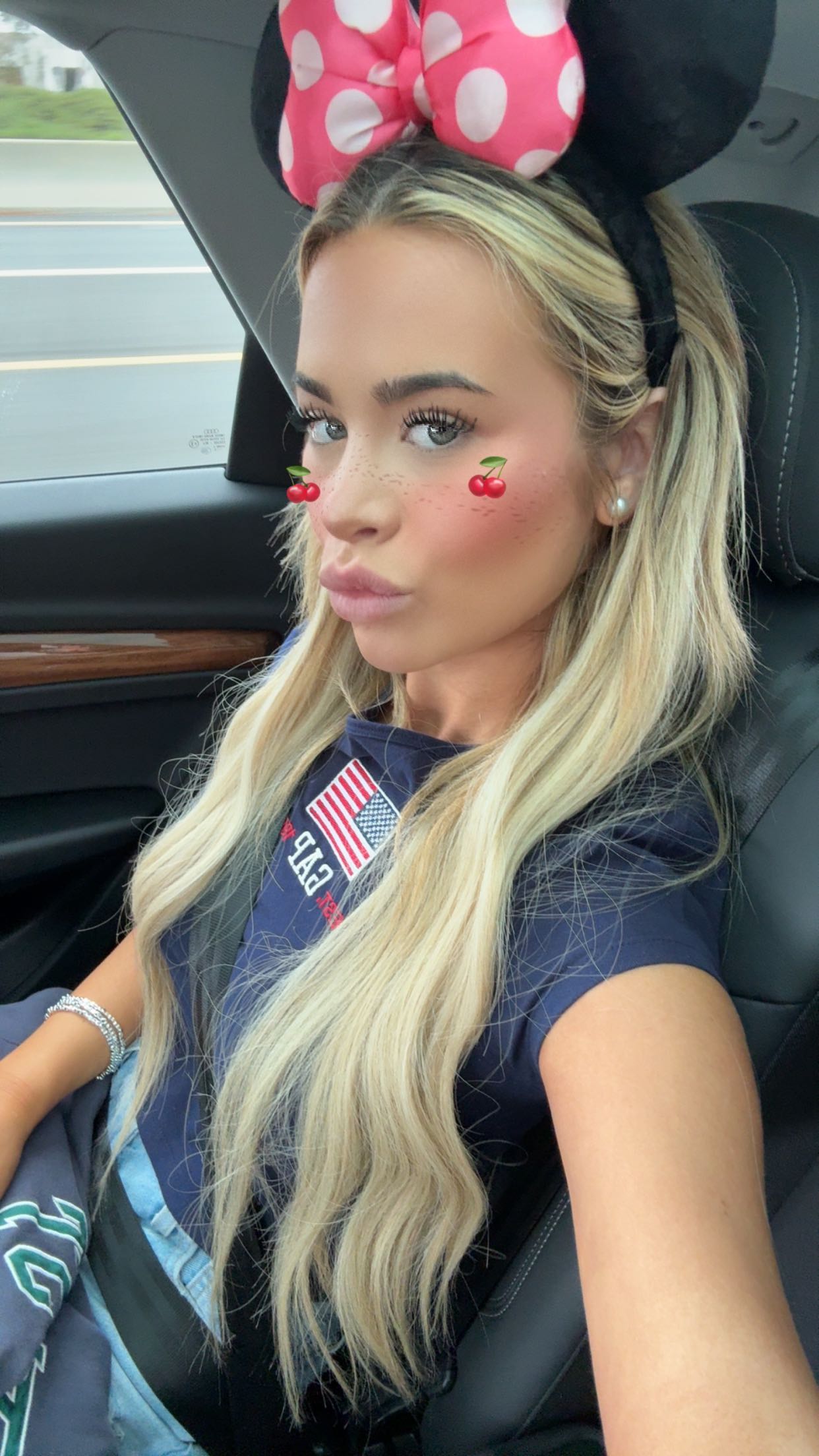 emilyelizabbeth snapchat image archive image