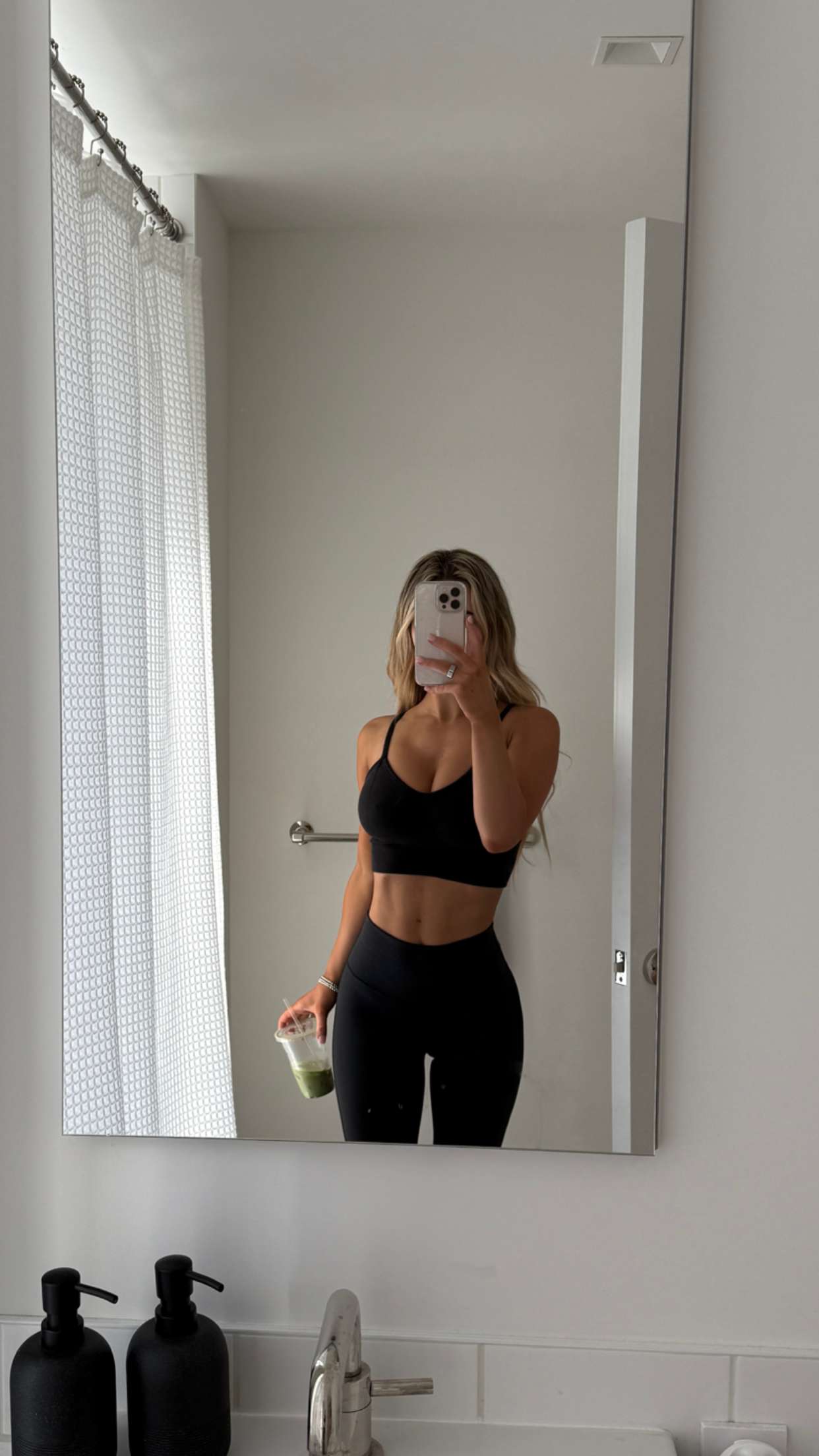 emilyelizabbeth snapchat image archive image