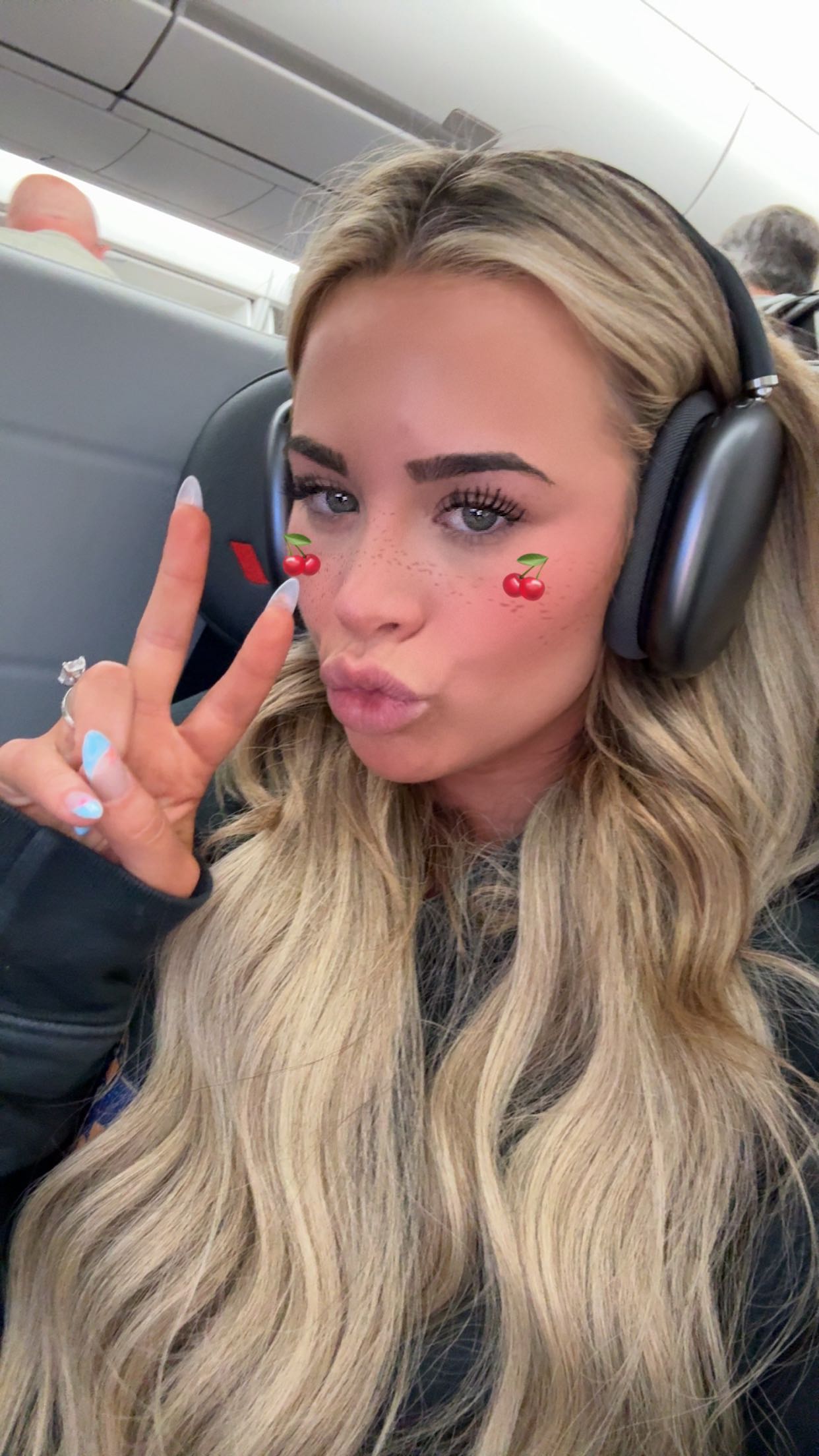 emilyelizabbeth snapchat image archive image