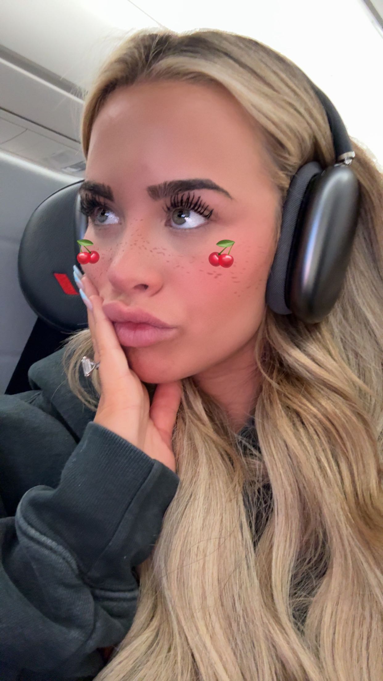 emilyelizabbeth snapchat image archive image