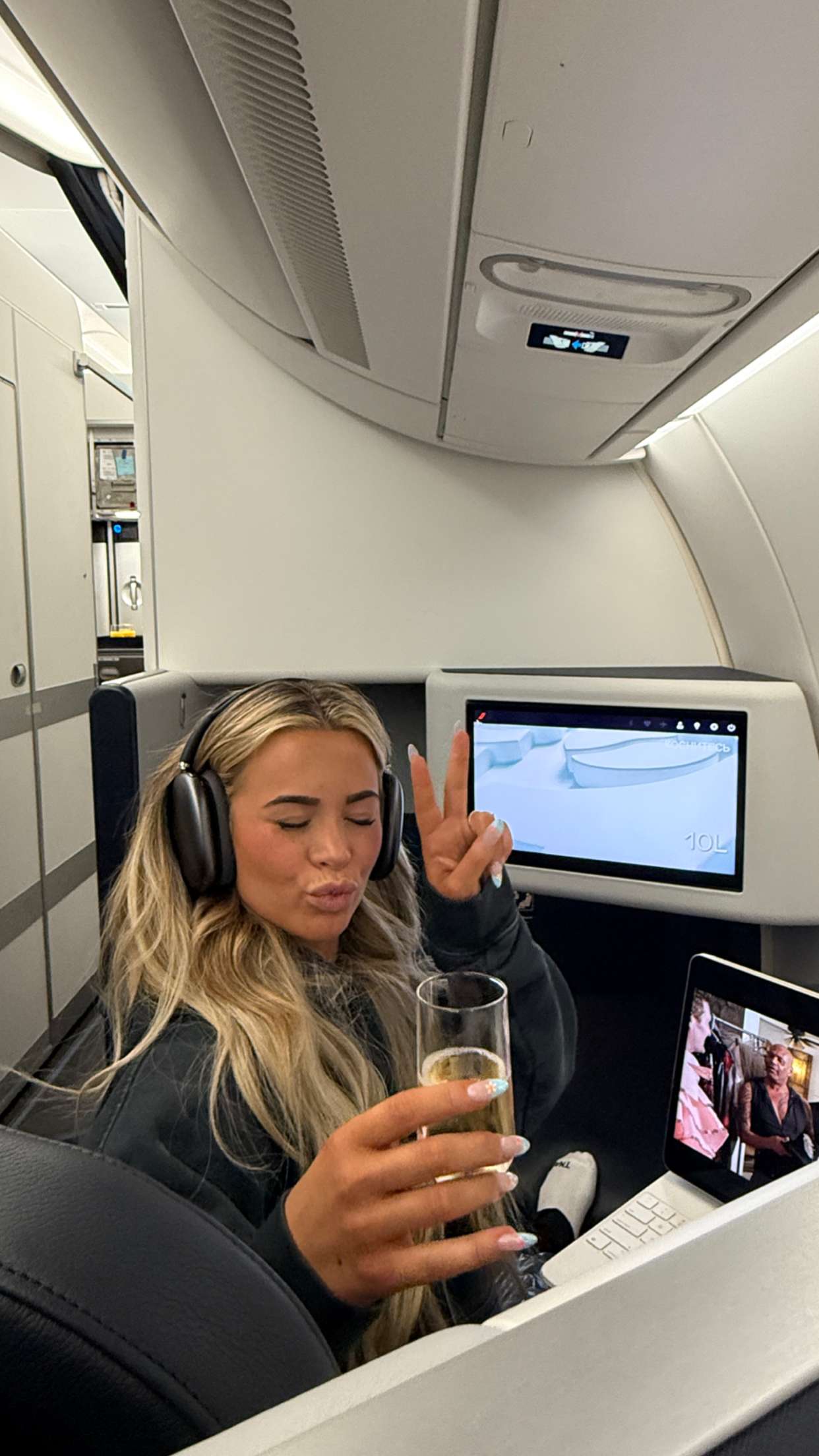 emilyelizabbeth snapchat image archive image