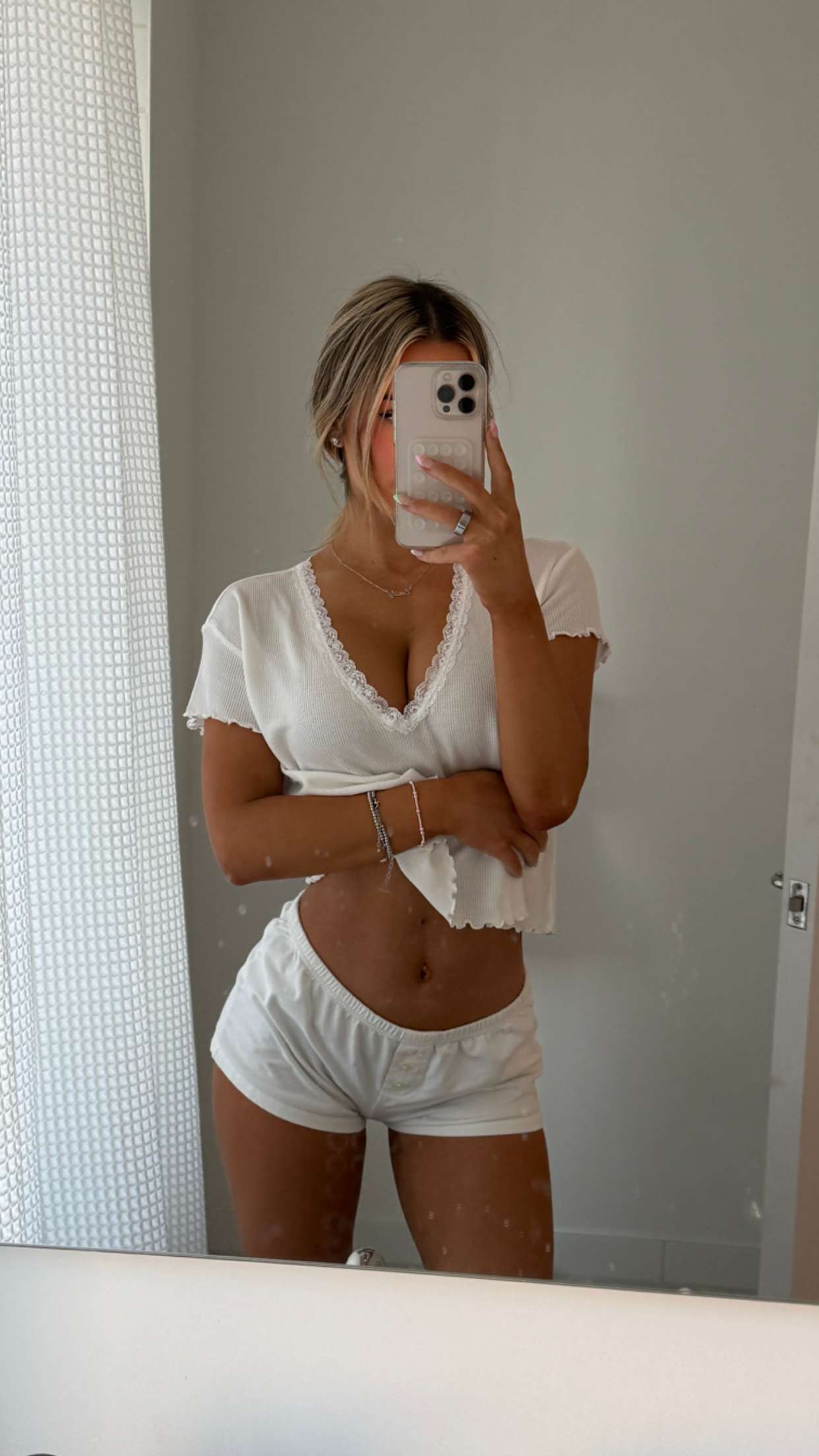 emilyelizabbeth snapchat image archive image