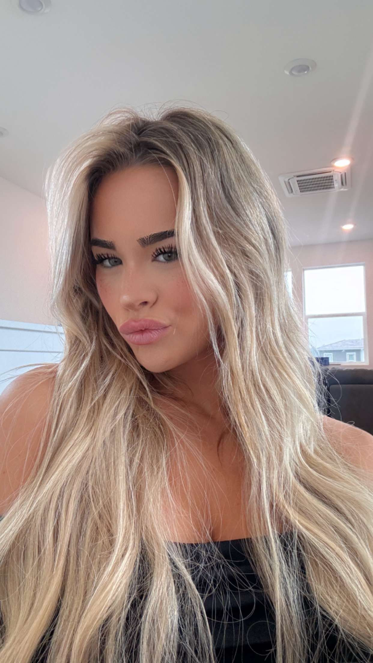 emilyelizabbeth snapchat image archive image