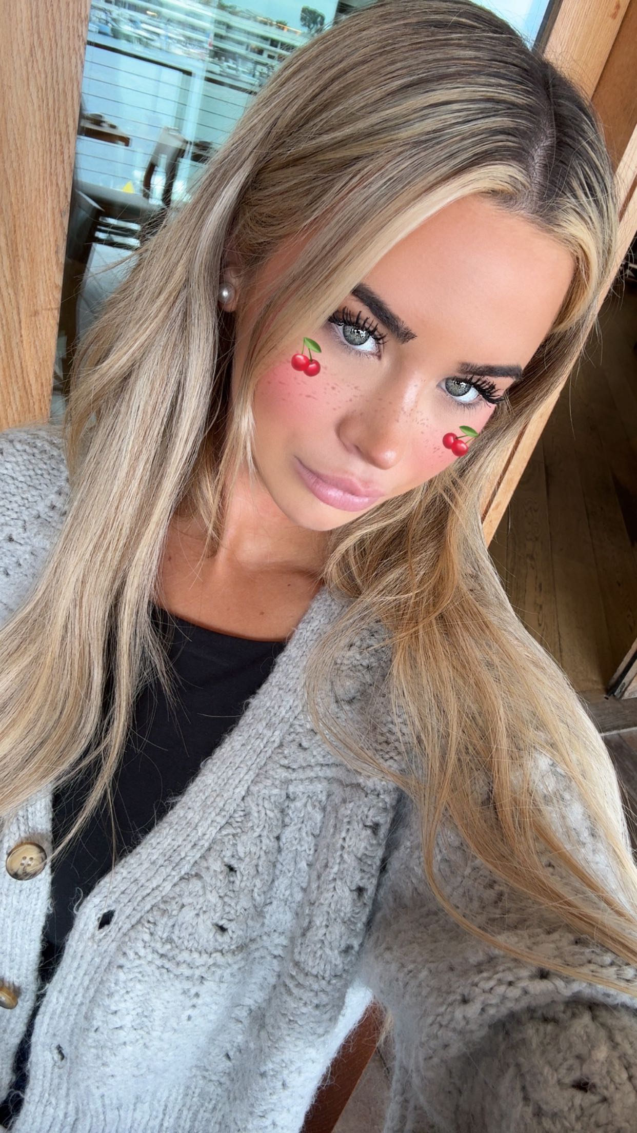 emilyelizabbeth snapchat image archive image