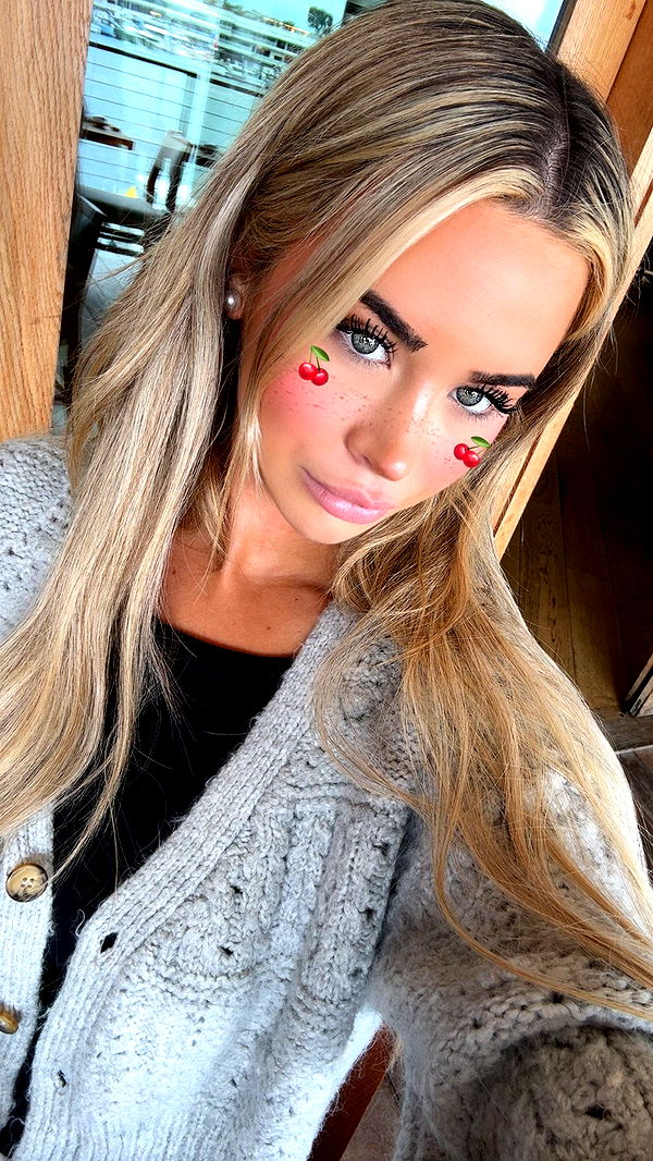 emilyelizabbeth image ~ Altpins