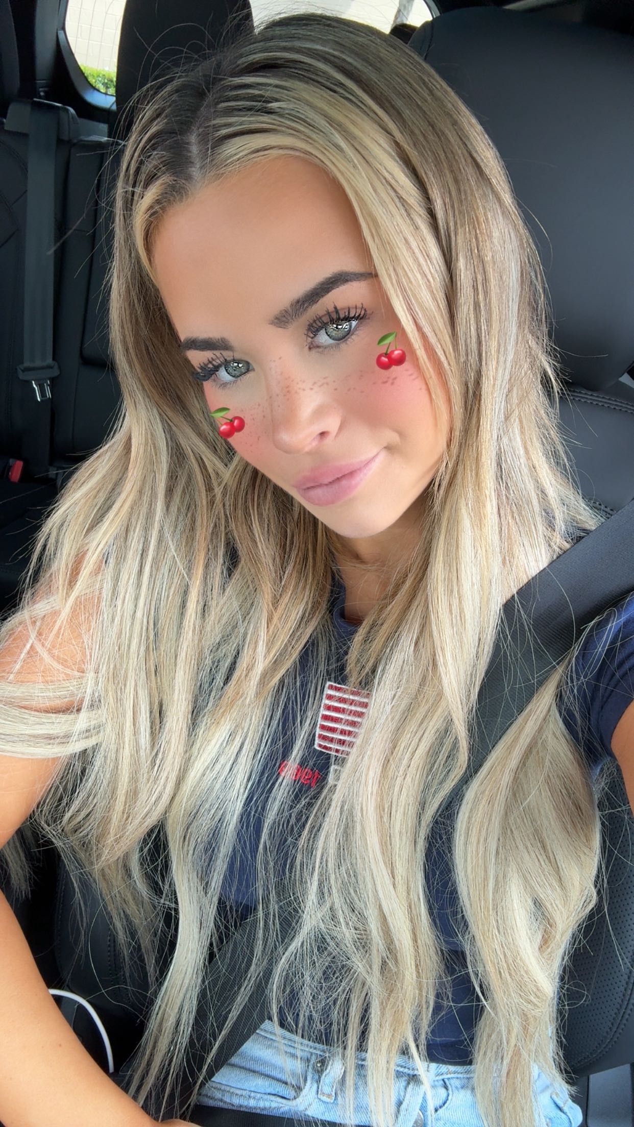 emilyelizabbeth snapchat image archive image