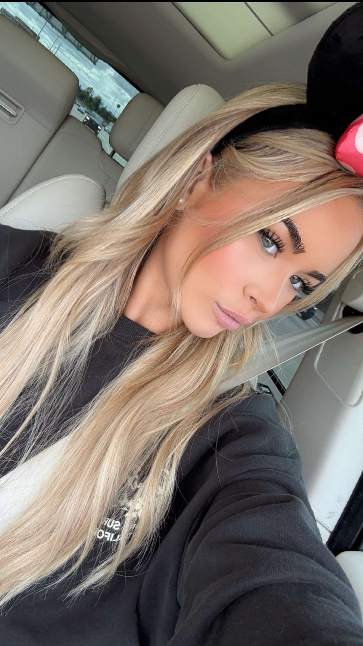 emilyelizabbeth snapchat image archive image